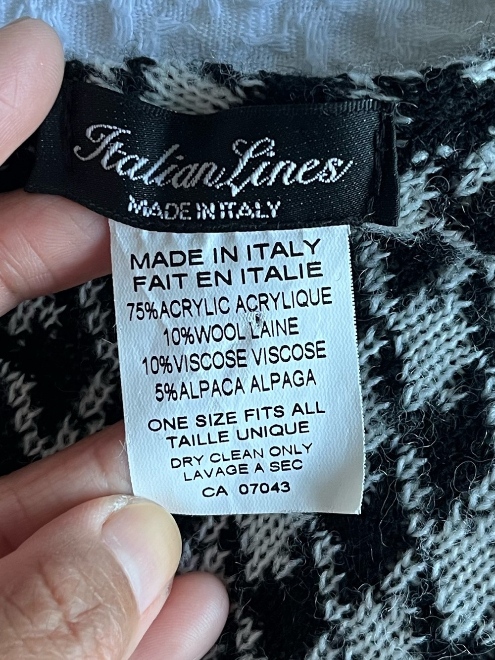 Made In Italy Wool Blend Black White Houndstooth Knit Poncho Cape Wrap OS - Picture 3 of 6